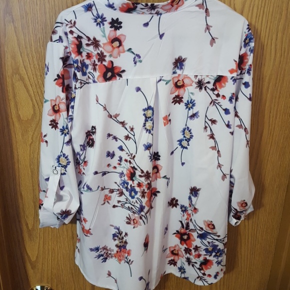 Top - Picture 2 of 2